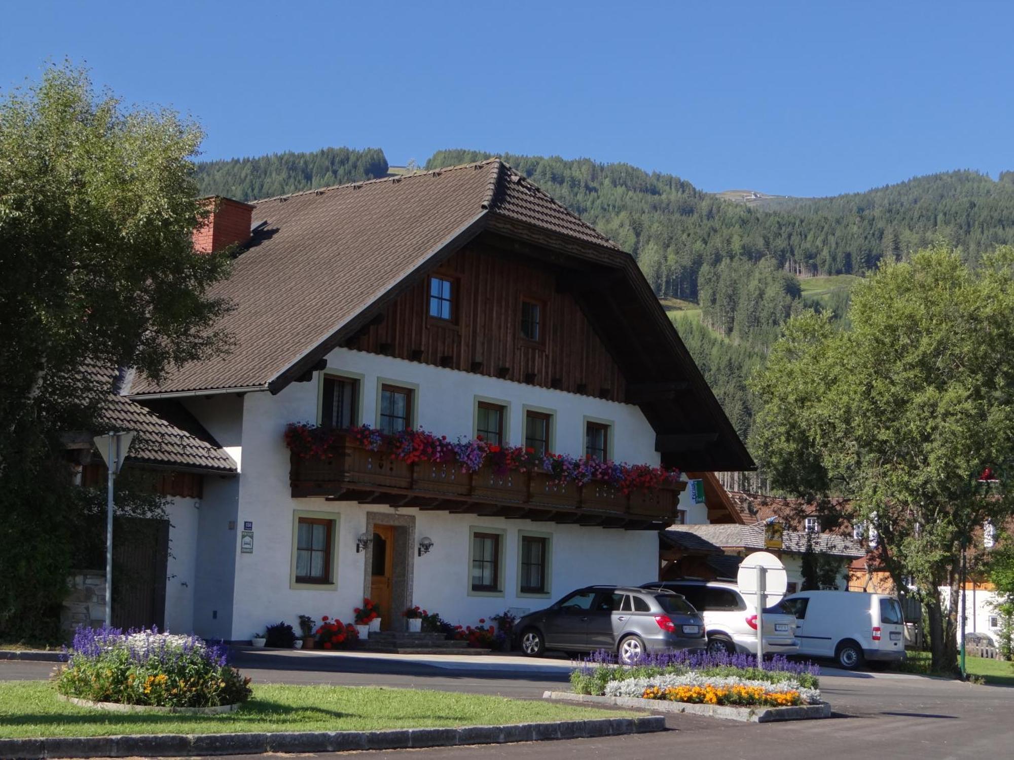 Appartement Haus Edelweiss à Sankt Margarethen im Lungau Extérieur photo